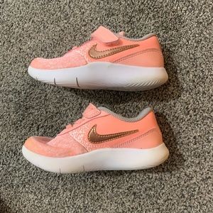 Pink nike 9c